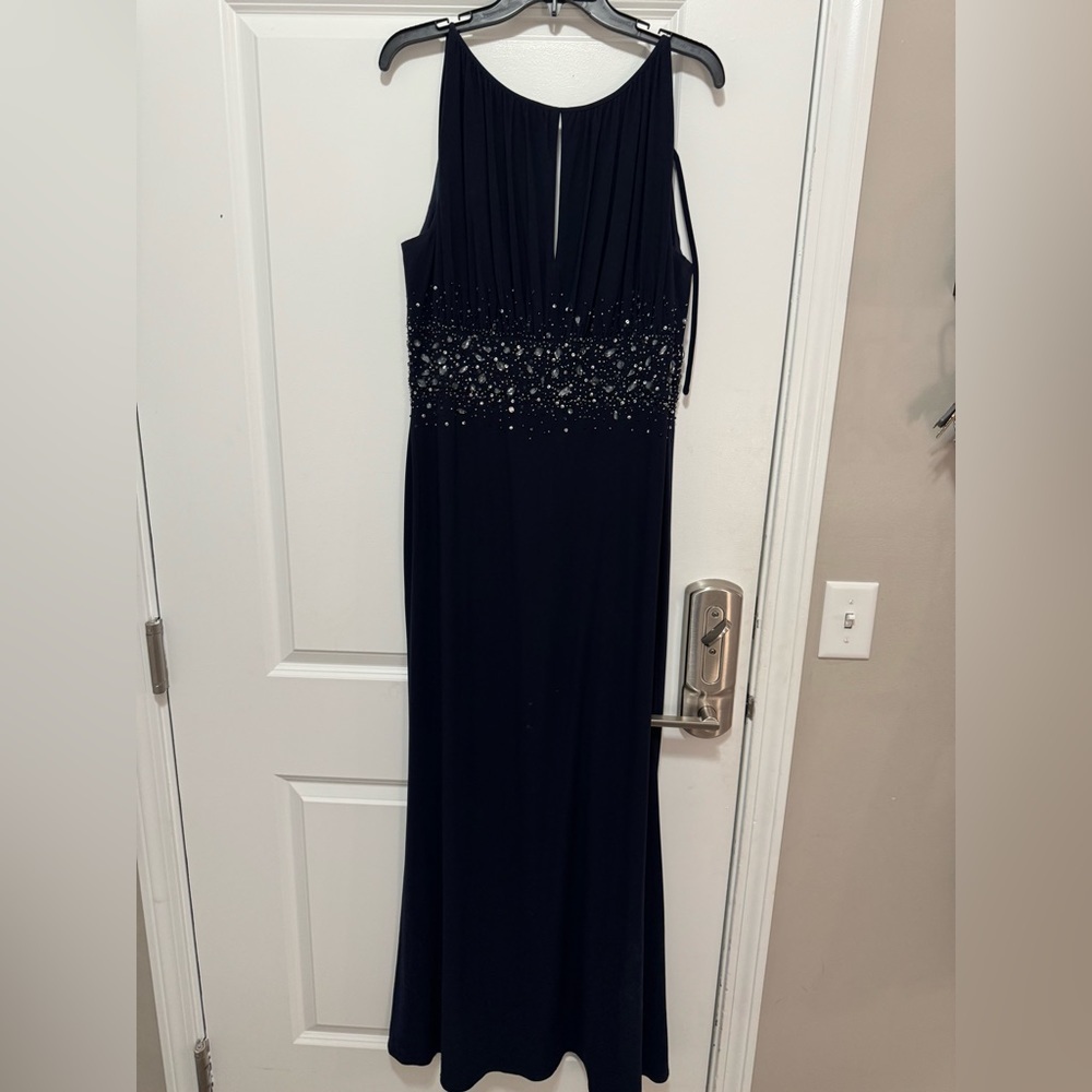Elegant Sleeveless Dress